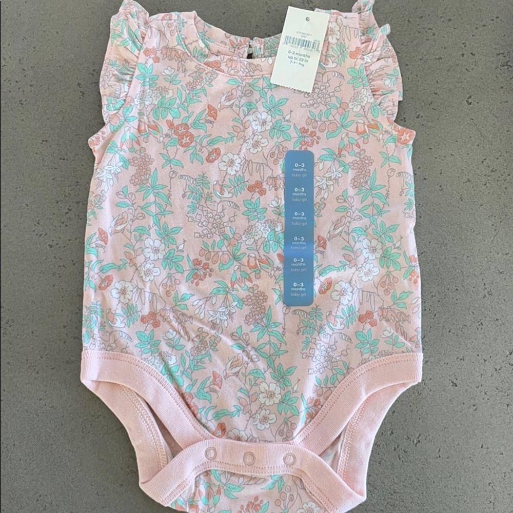 NWT Baby Gap 0-3 Month onesie w/ ruffle sleeve